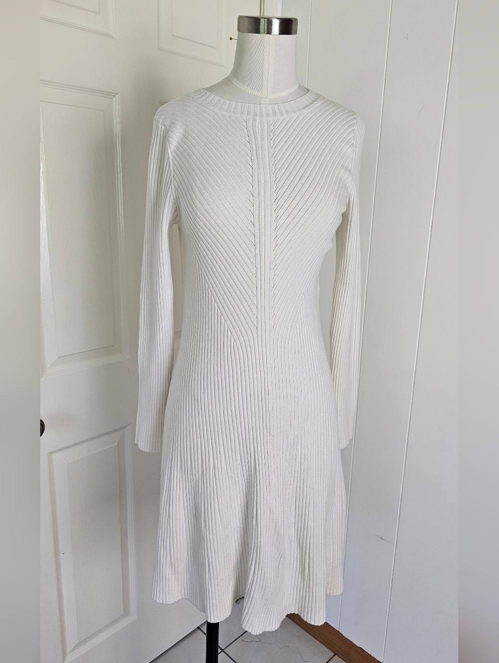 ELIE TAHARI LONG SLEEVE RIBBED FIT & FLARE CASHMERE BLEND A LINE DRESS SIZE M